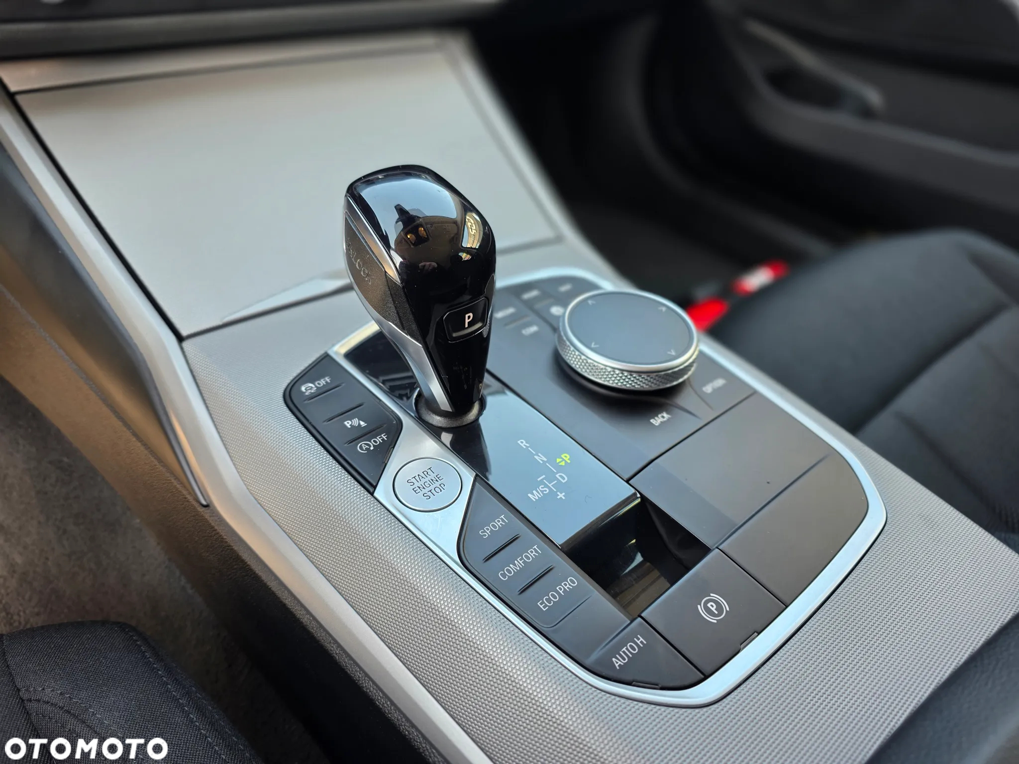 BMW Seria 3 318i Sport - 9