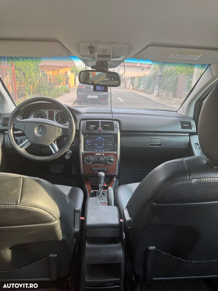Mercedes-Benz B 180 - 20