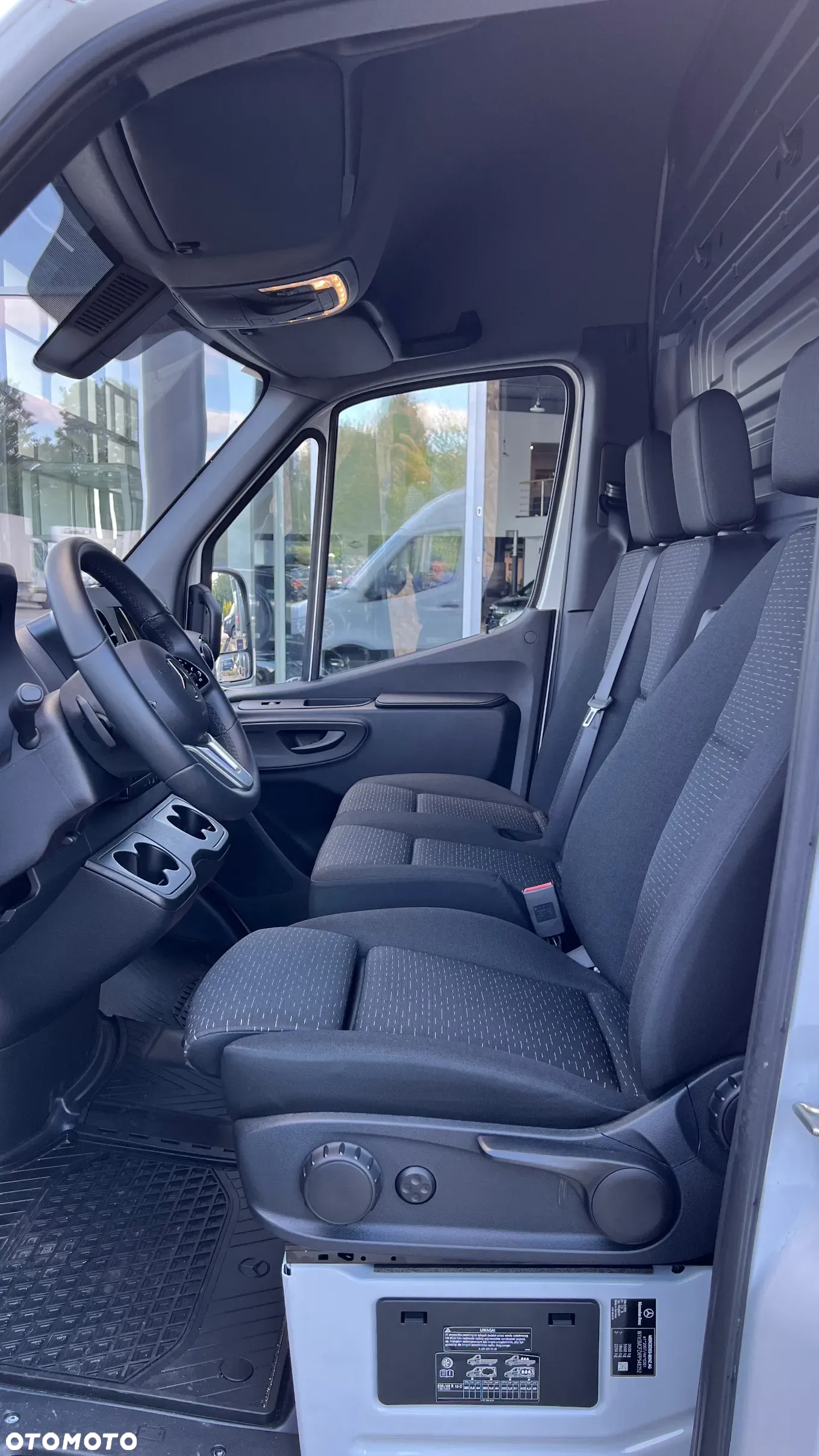 Mercedes-Benz SPRINTER 319 CDI - 10