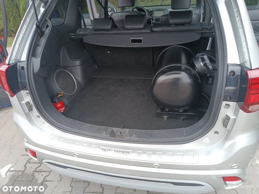 Mitsubishi Outlander - 17