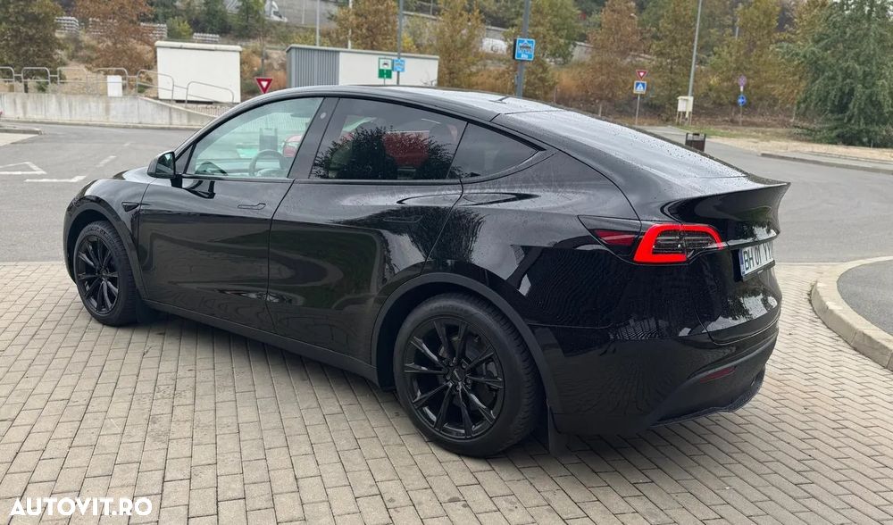 Tesla Model Y 2023 photo 3