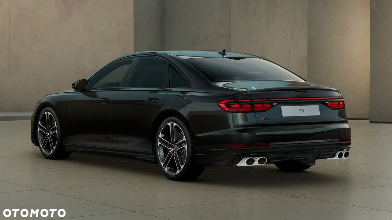 Audi S8 - 2