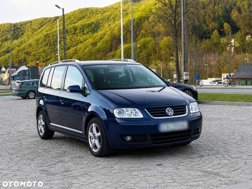 Volkswagen Touran - 1