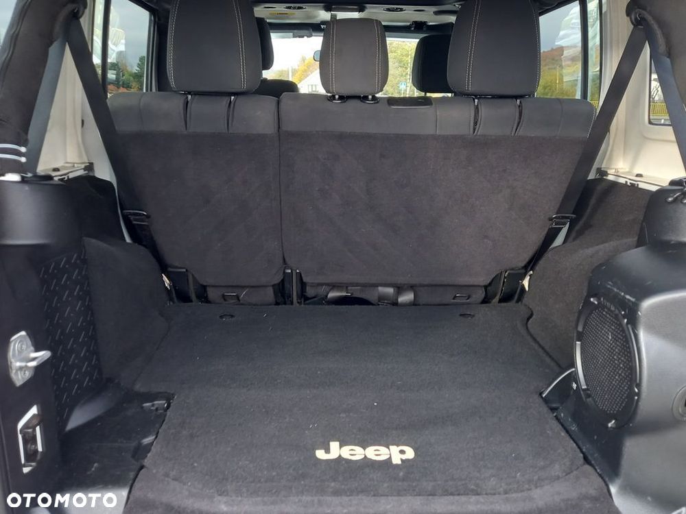 Jeep Wrangler - 21