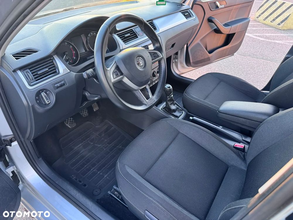 Skoda RAPID - 16