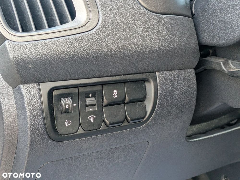 Kia Rio 1.2 L - 11