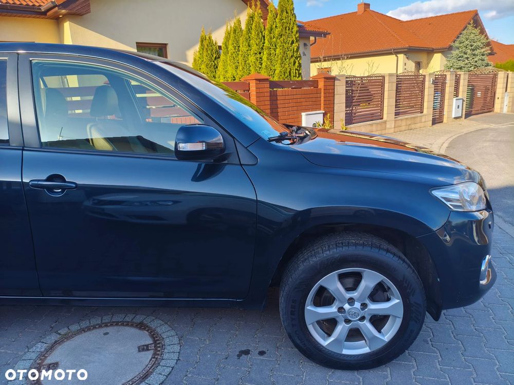 Toyota RAV4 - 6