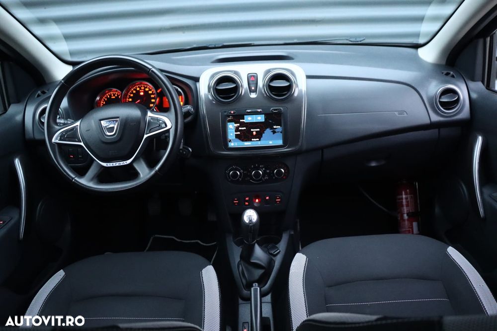 Dacia Sandero 0.9 90CP Stepway - 6