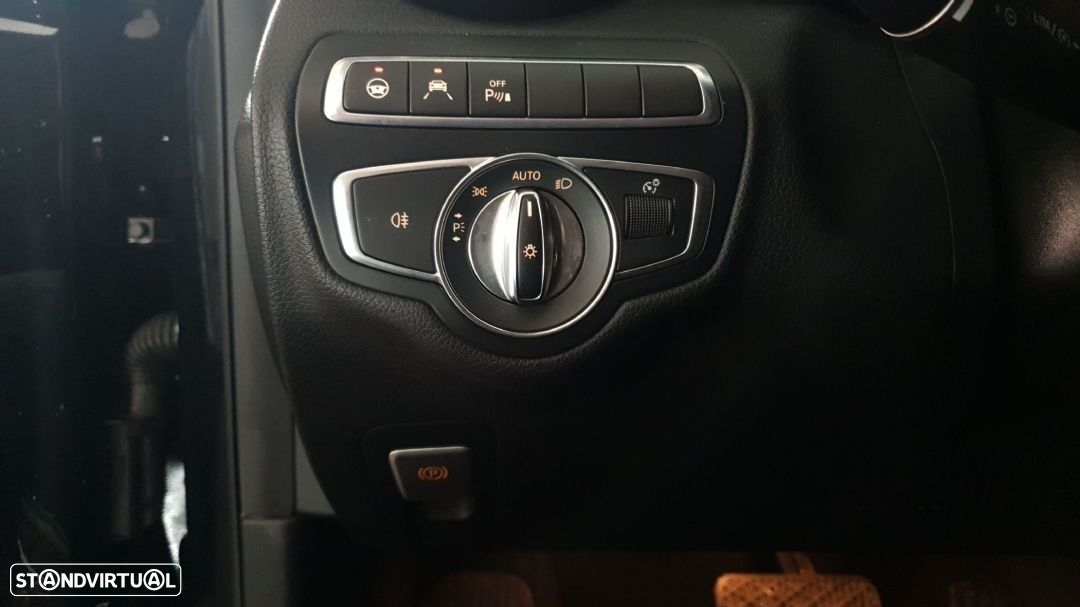 Mercedes-Benz C 300 h Exclusive - 15
