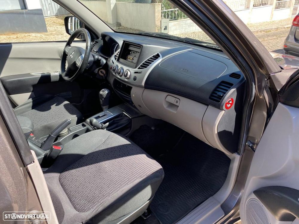Mitsubishi L200 Pick Up 4x4 Auto DPF Intense Cabine Dupla - 26