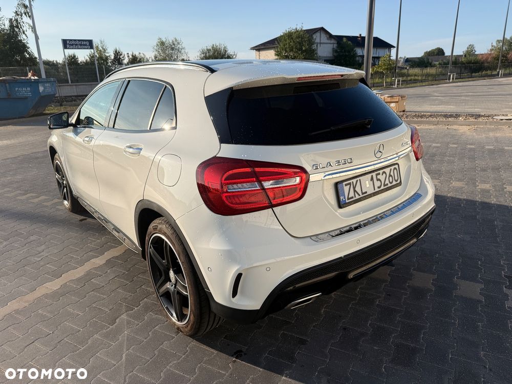 Mercedes-Benz GLA 250 4-Matic - 6
