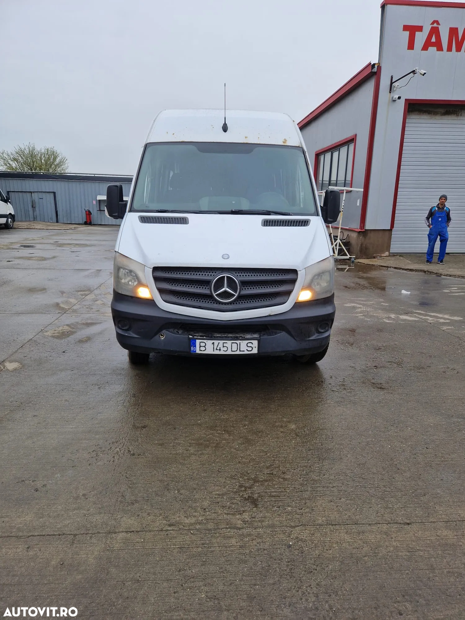Mercedes-Benz Sprinter - 2