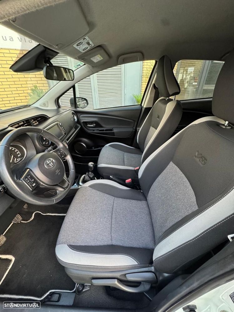 Toyota Yaris 1.0 VVT-i 20 Anos - 12