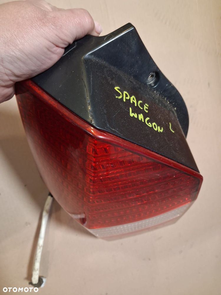 Lampa tył MITSUBISHI SPACE WAGON lewa  OE - 3