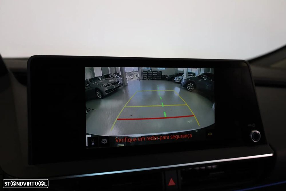 Toyota Prius 2.0 Plug-in Luxury - 32