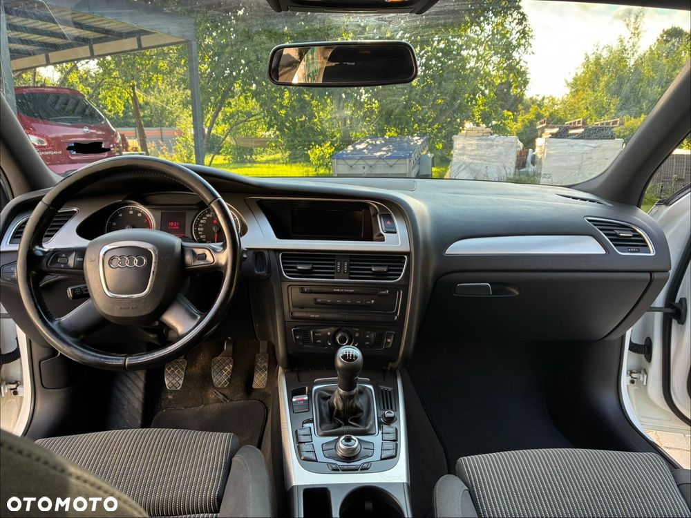 Audi A4 Limousine - 12
