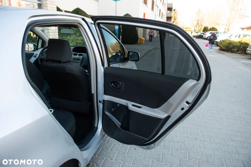 Toyota Yaris 1.0 VVT-i Comfort - 21