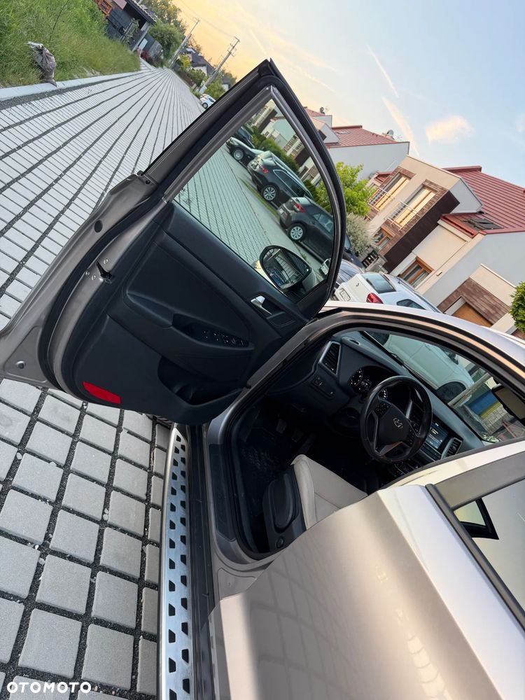 Hyundai Tucson 1.6 GDI BlueDrive Comfort 2WD - 19