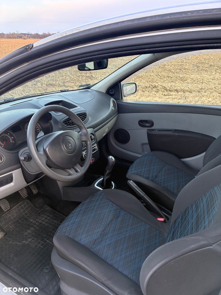Renault Clio 1.2 16V Wind - 13