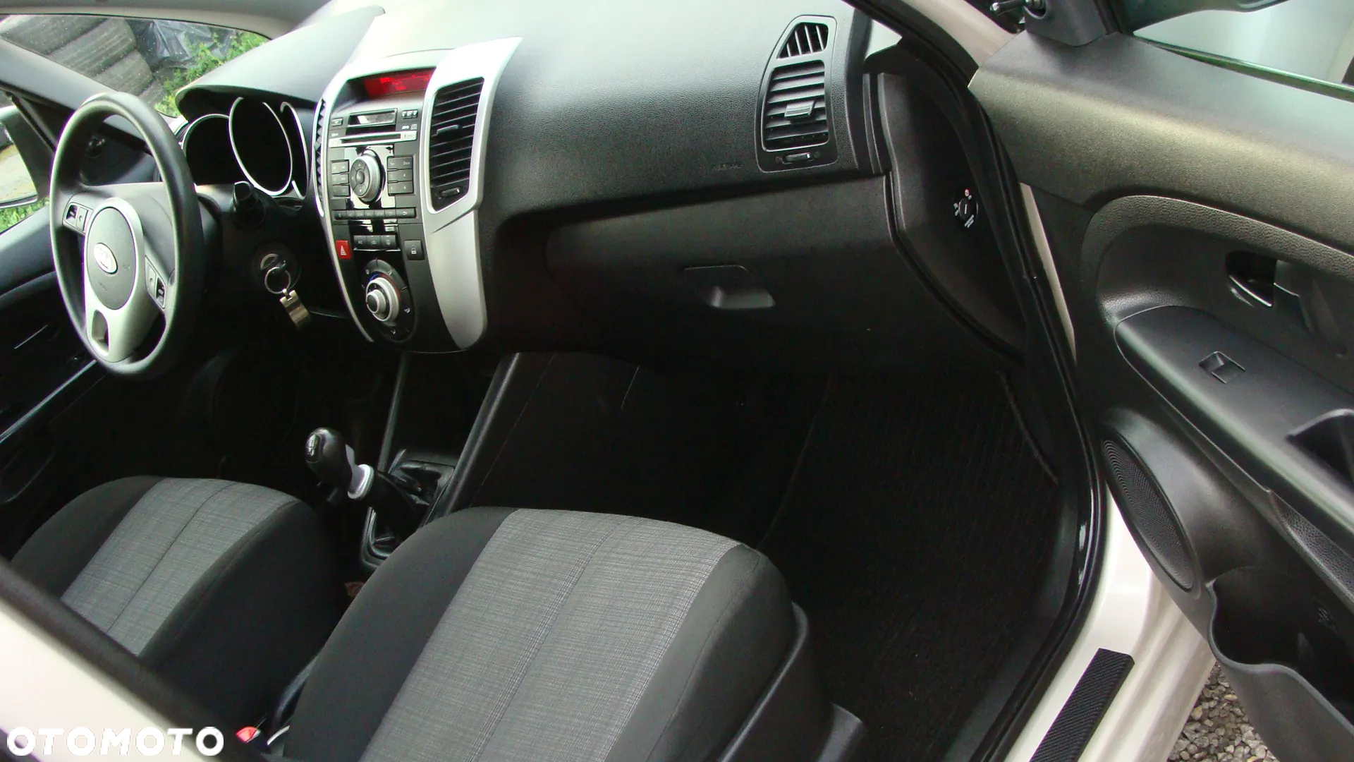 Kia Venga 1.4 Business Line - 9