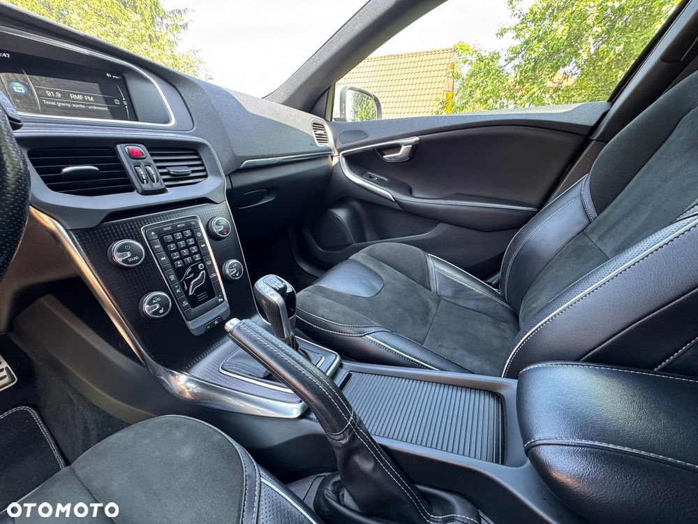 Volvo V40 D2 Drive-E R-Design Momentum - 13