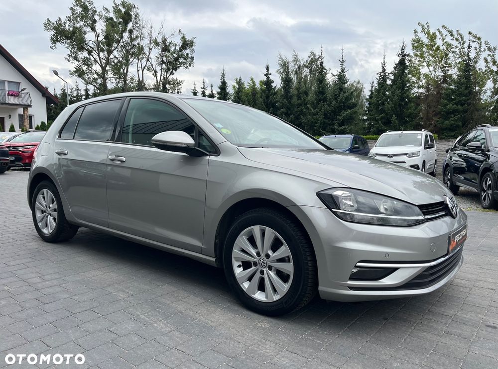 Volkswagen Golf - 1