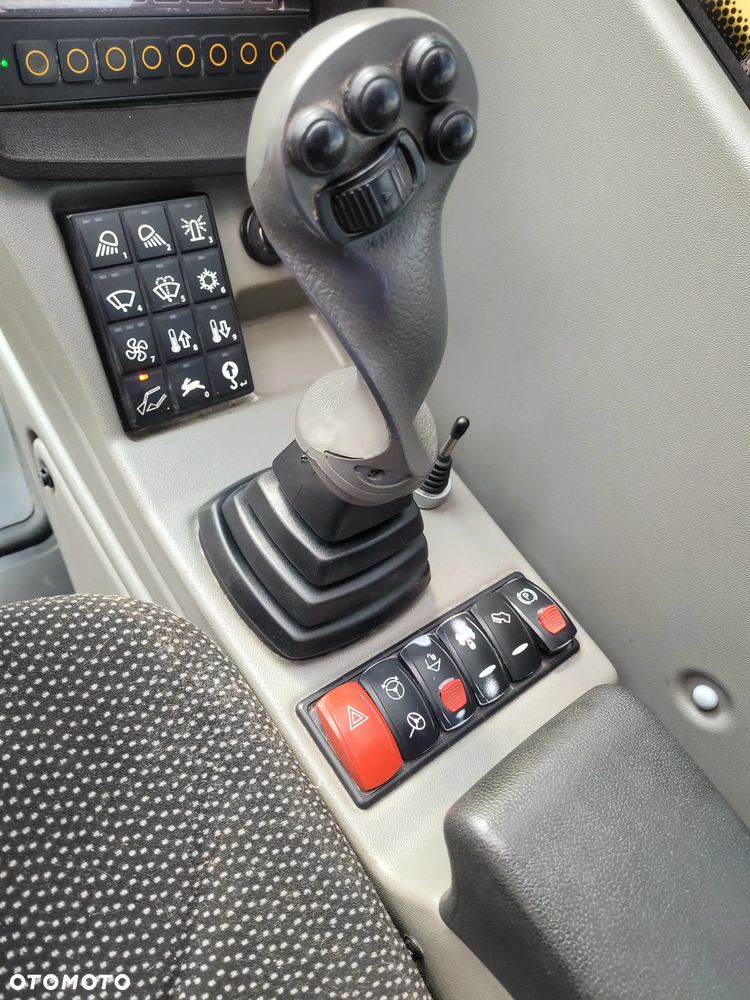 Yanmar B110W / ROTOTILT ze szczypcami / przyczepa / - 21