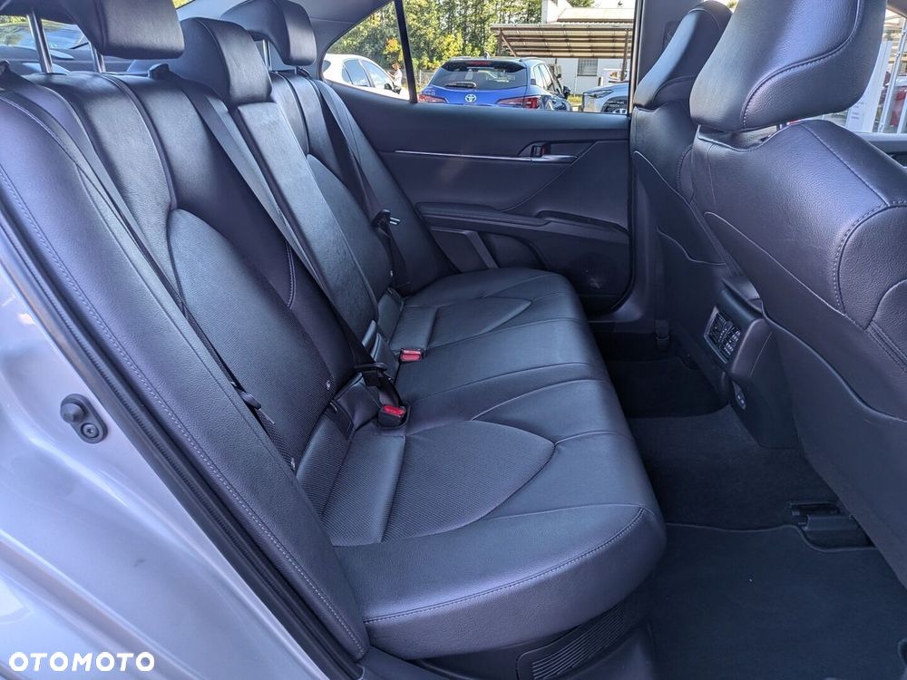 Toyota Camry 2.5 Hybrid Comfort CVT - 26