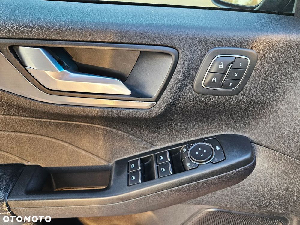 Ford Kuga 2.5 Duratec FHEV TITANIUM - 30