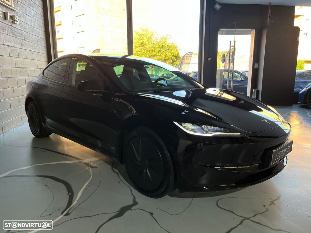 Tesla Model 3 2026 photo 3