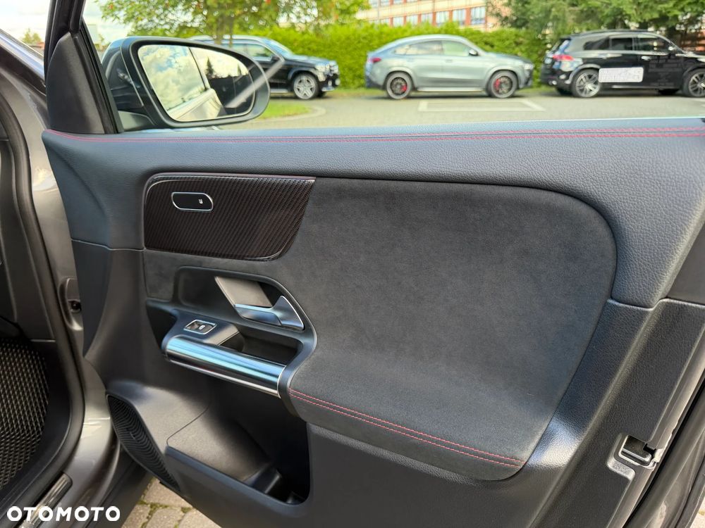 Mercedes-Benz GLA 200 d 4-Matic AMG Line - 21