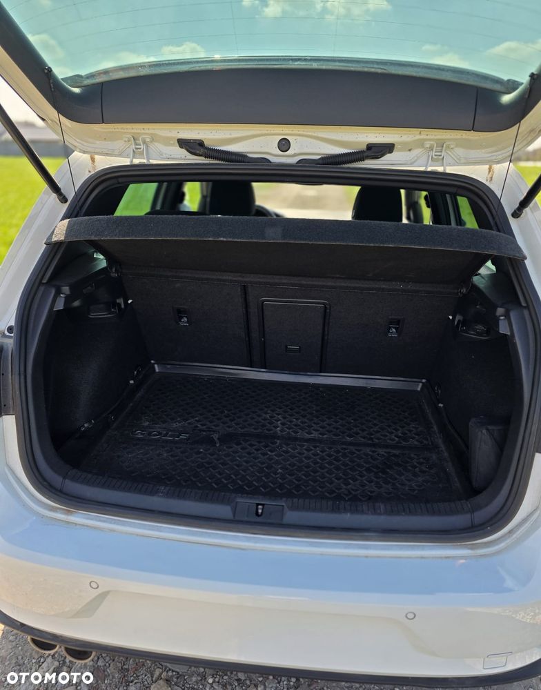 Volkswagen Golf - 25