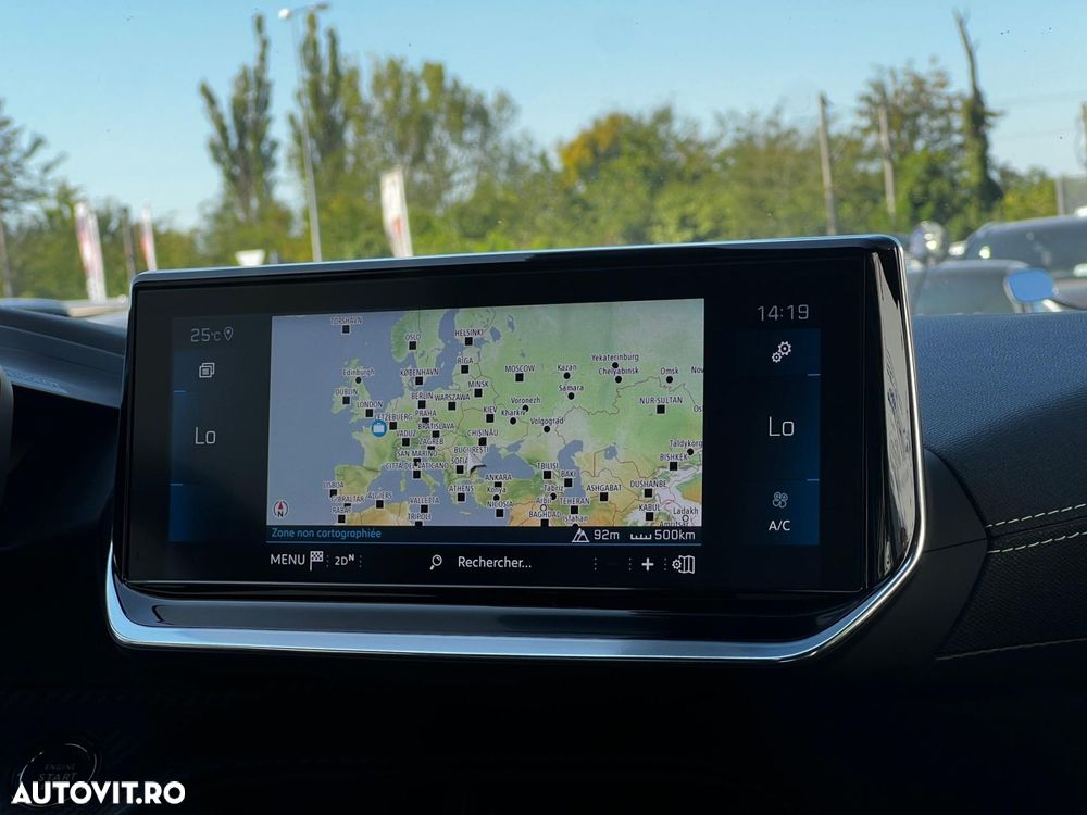 Peugeot 2008 PureTech 155 EAT8 GT - 12