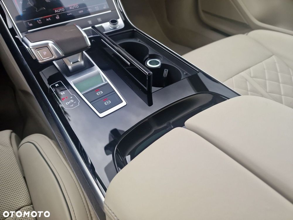 Audi A8 - 16