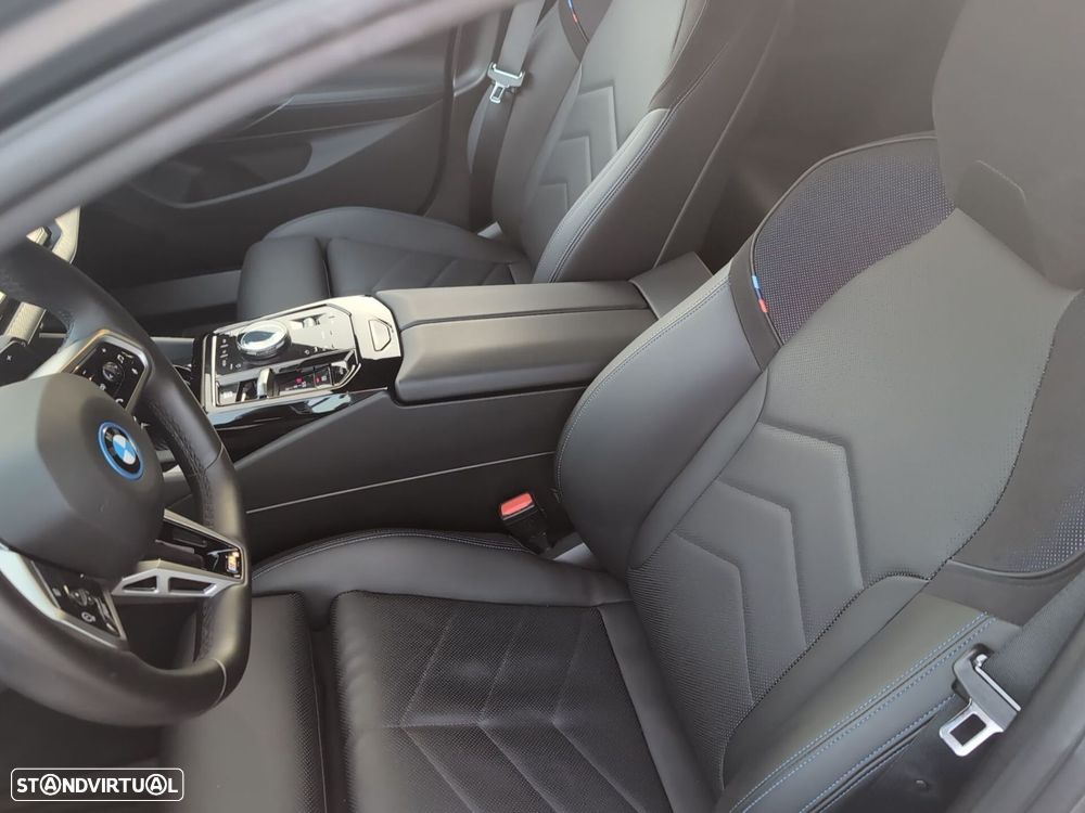 BMW 530 e Pack Desportivo M - 16