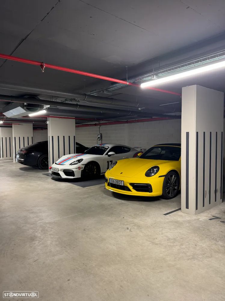 Porsche 718 Cayman GT4 PDK - 2