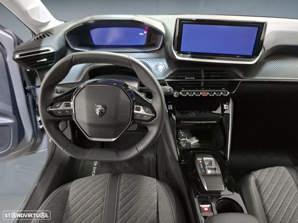 Peugeot e-208 50 kWh Allure — fotografia 13