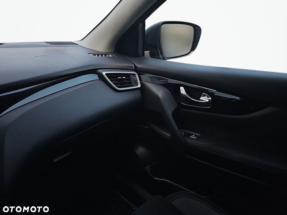 Nissan Qashqai 1.3 DIG-T N-Connecta EU6d - 19