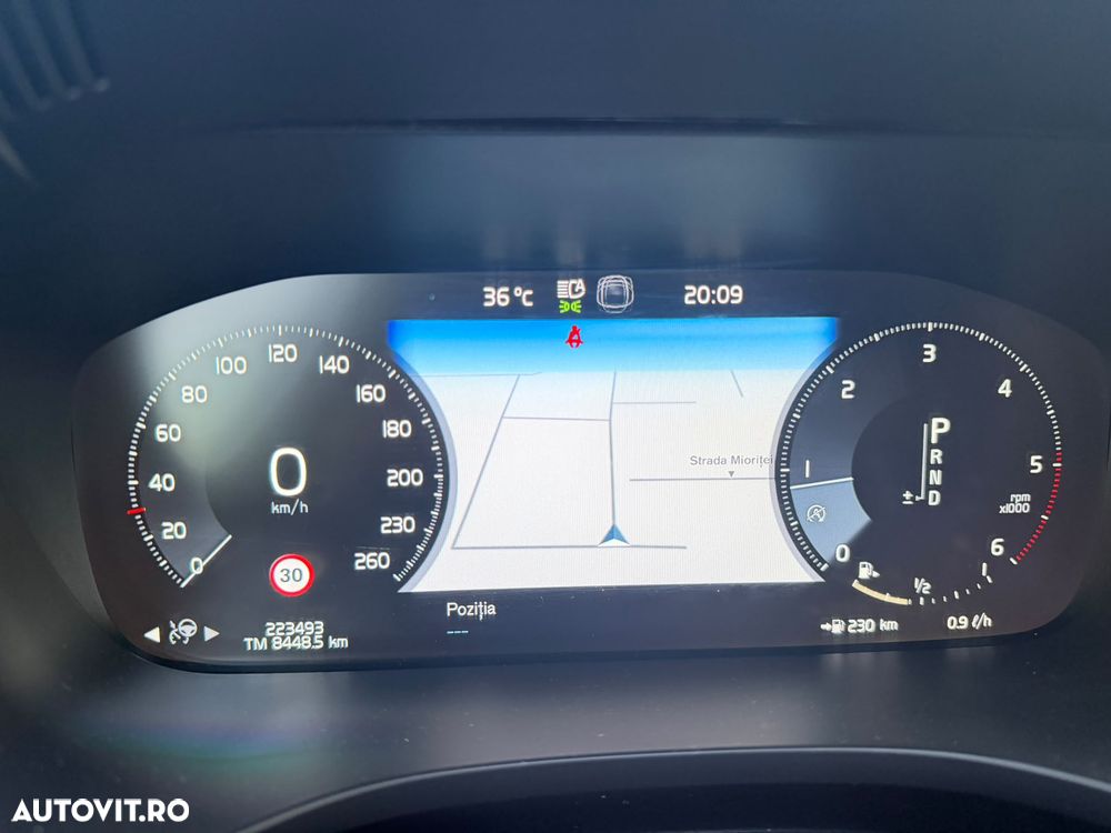 Volvo XC 60 D4 AWD Momentum - 26