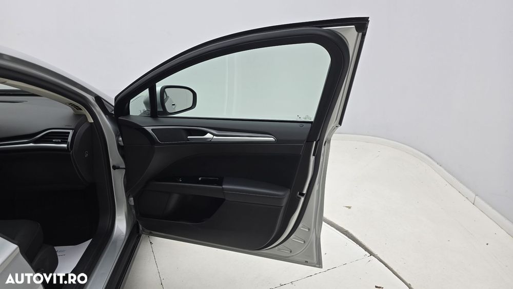 Ford Mondeo 2.0 HEV Trend - 18