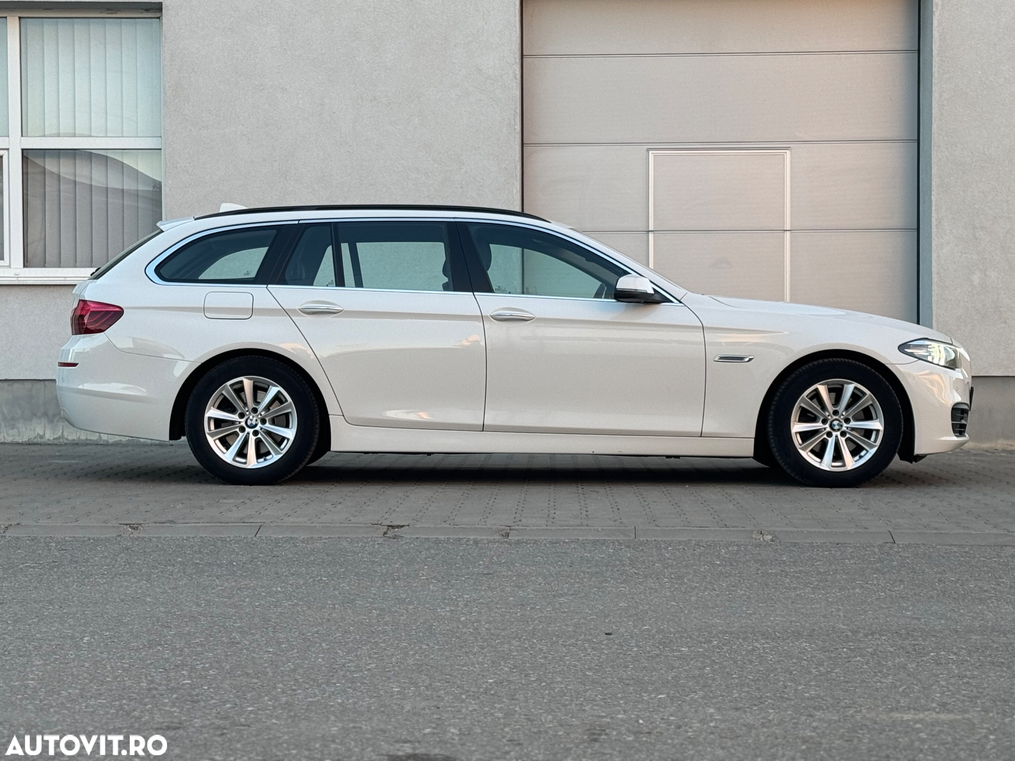 BMW Seria 5 520d xDrive Touring Aut. - 10