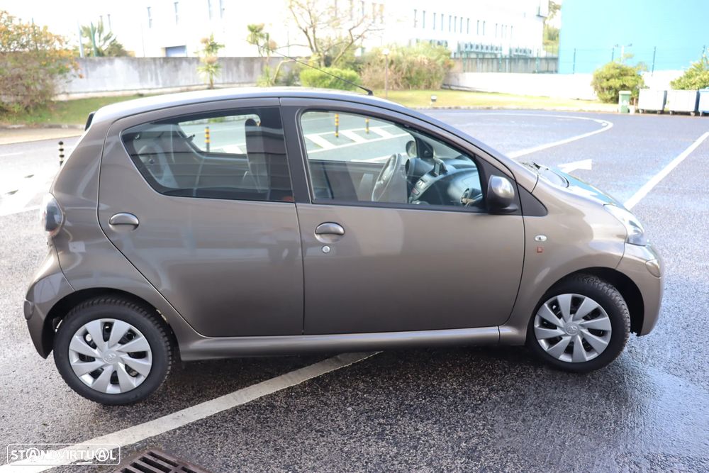 Toyota Aygo Connect - 39