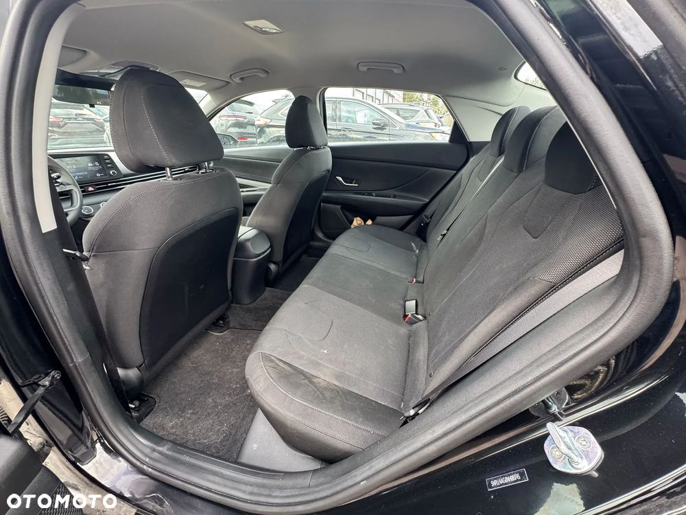 Hyundai Elantra - 20