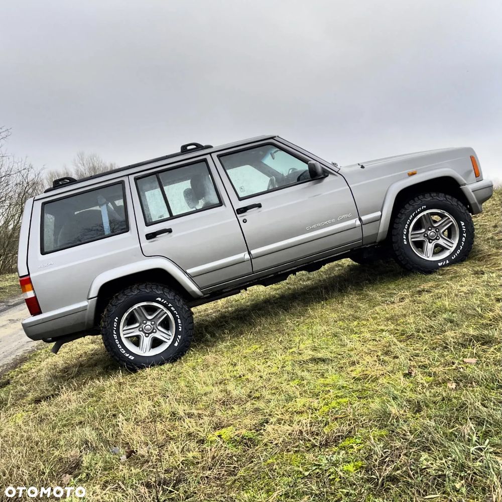 Jeep Cherokee - 6