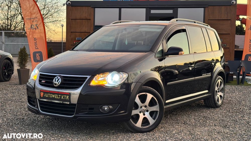 Volkswagen Touran 2.0 TDI DPF DSG Cross - 1