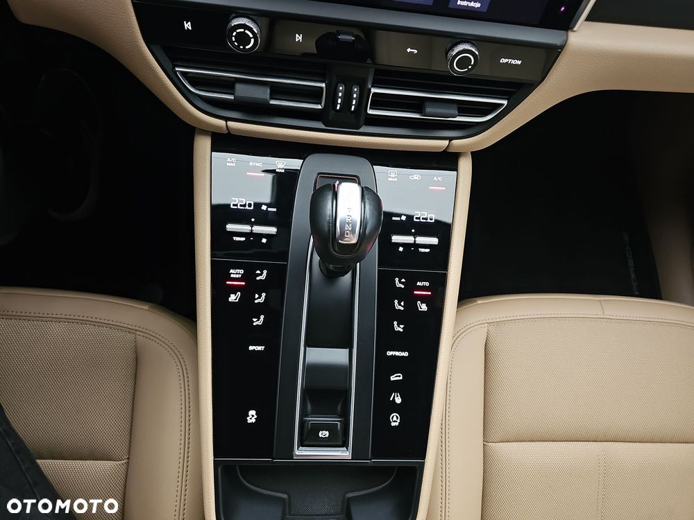 Porsche Macan Standard - 19