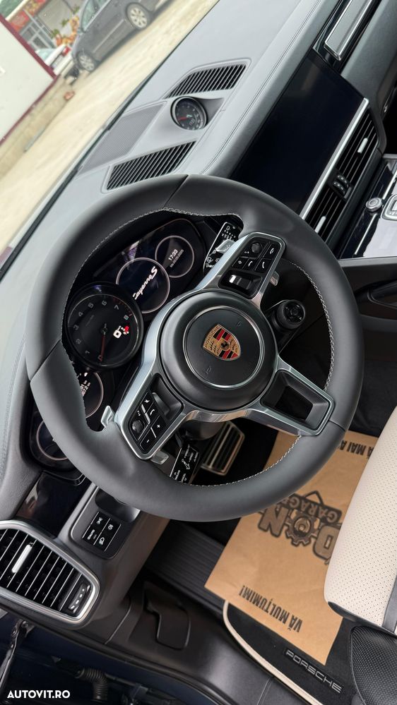 Porsche Cayenne - 14