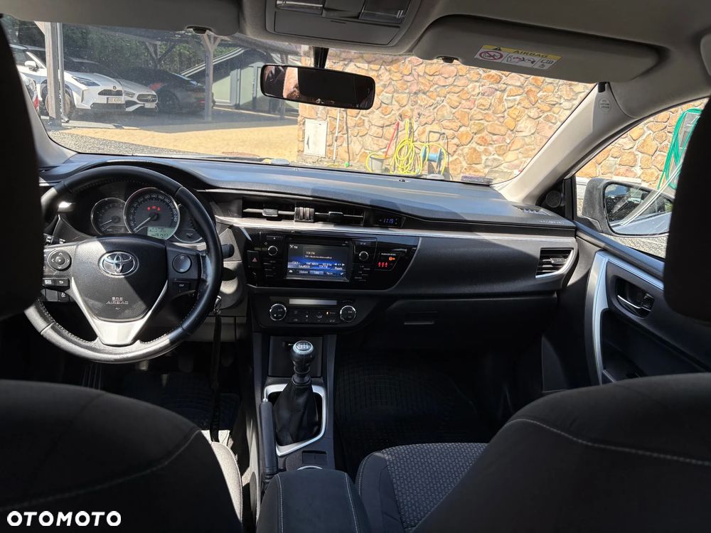 Toyota Corolla - 12