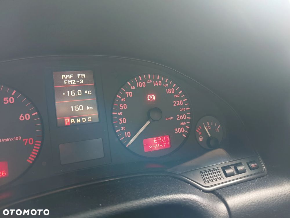 Audi S8 - 8