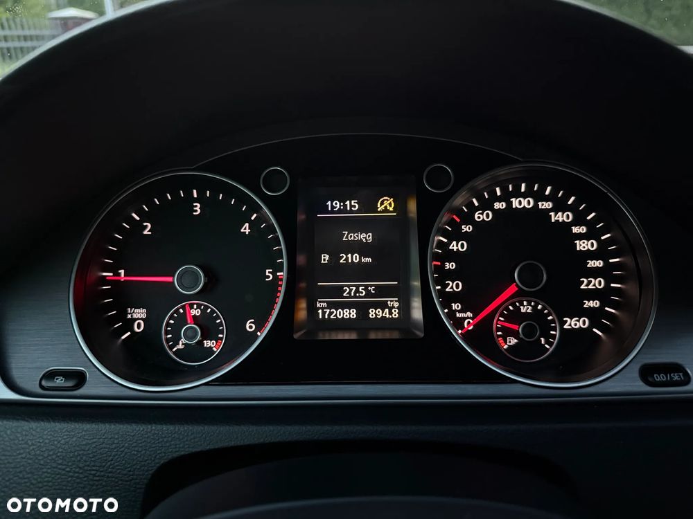Volkswagen Passat 2.0 TDI Comfortline - 29